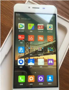 ת��Ϊȫ���ֻ�һ�� 6.1�����6�� 128G